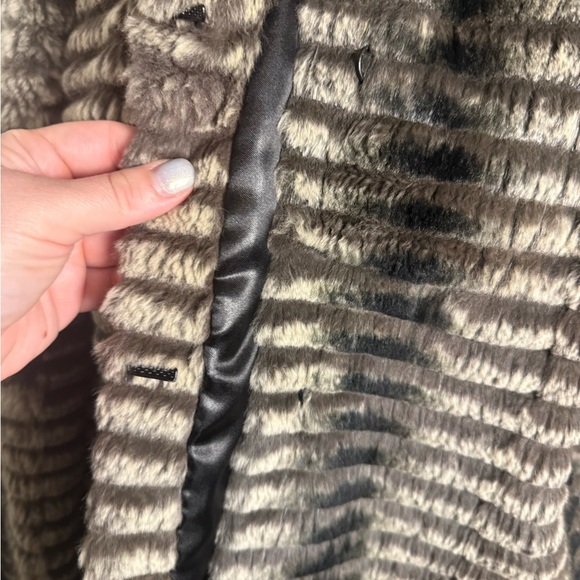 Genuine Rabbit Fur Black and Tan Teddy Jacket with Plush Texture and High Collar - Picture 4 of 11